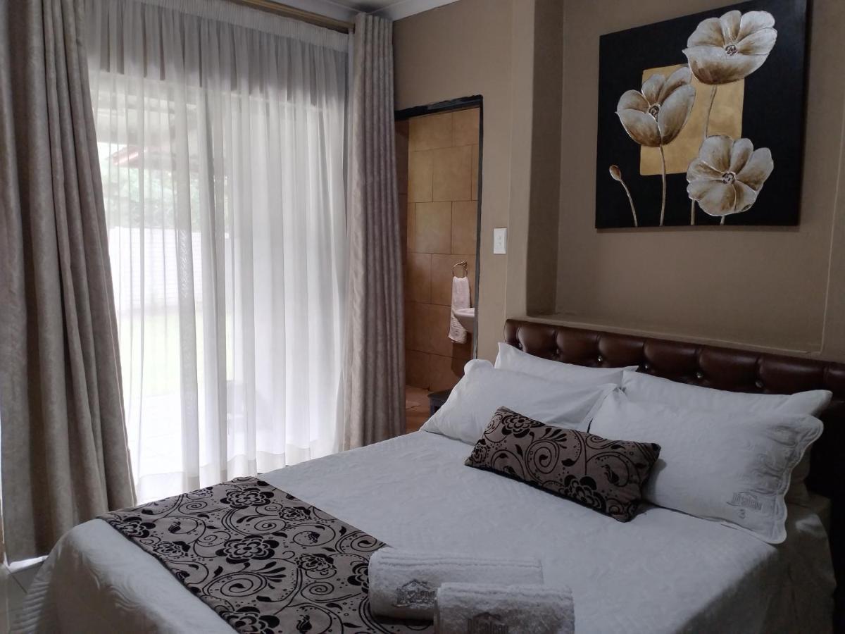 Ditsaleng Bed&Breakfast Vanderbijlpark Bagian luar foto