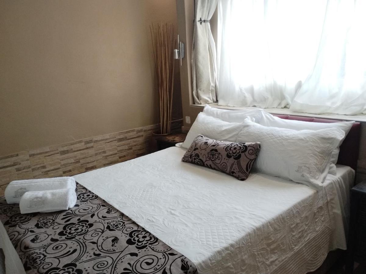 Ditsaleng Bed&Breakfast Vanderbijlpark Bagian luar foto
