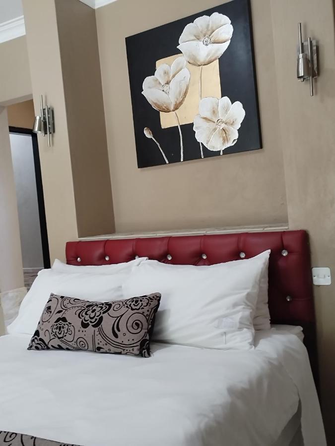 Ditsaleng Bed&Breakfast Vanderbijlpark Bagian luar foto