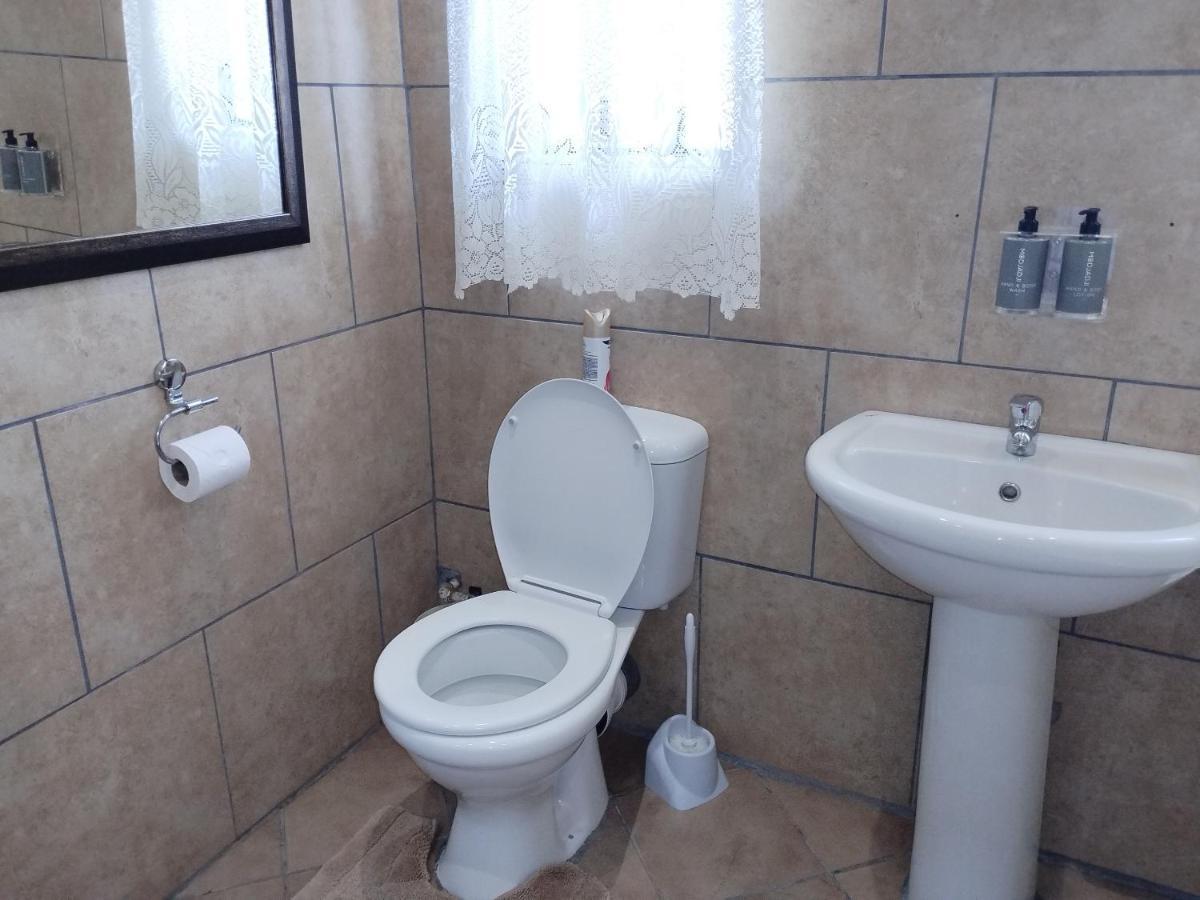 Ditsaleng Bed&Breakfast Vanderbijlpark Bagian luar foto
