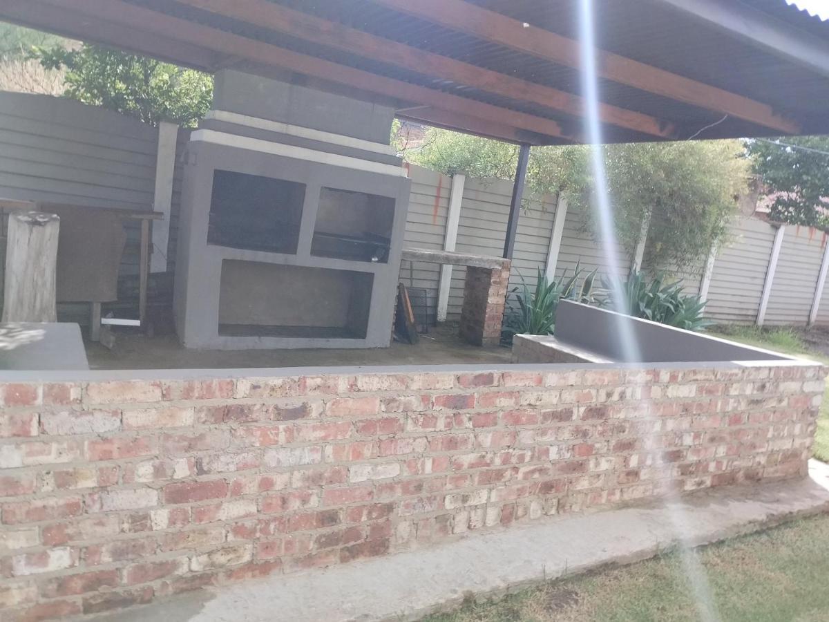 Ditsaleng Bed&Breakfast Vanderbijlpark Bagian luar foto