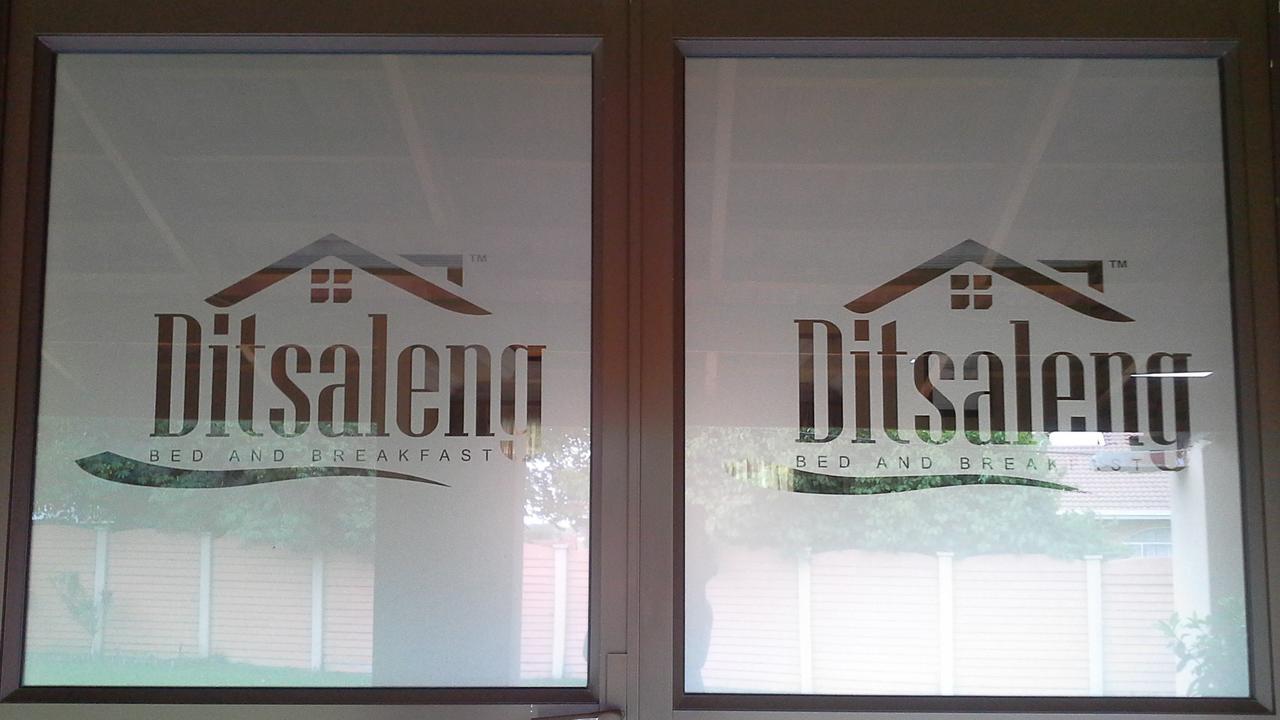 Ditsaleng Bed&Breakfast Vanderbijlpark Bagian luar foto