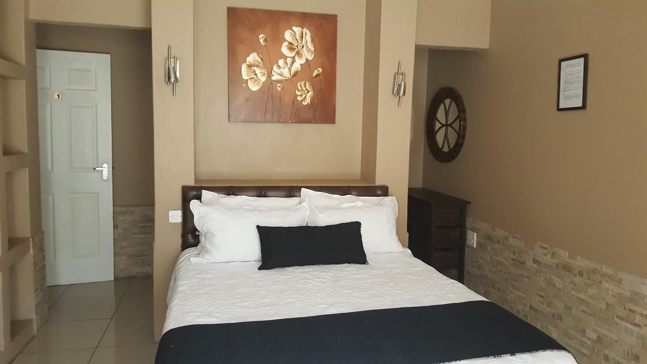 Ditsaleng Bed&Breakfast Vanderbijlpark Bagian luar foto